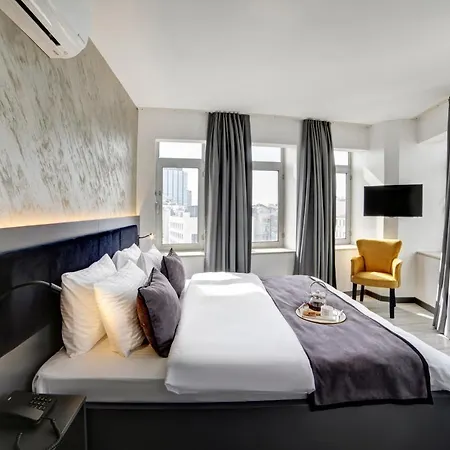 Taksim Seya מלון